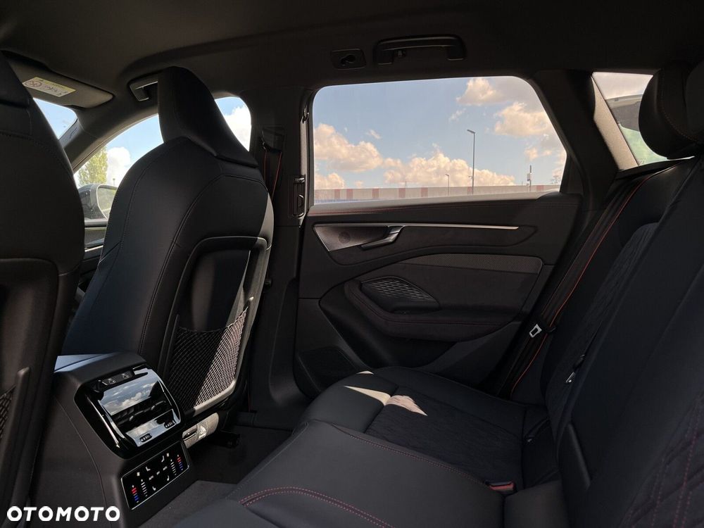 Audi A6 Avant - 14