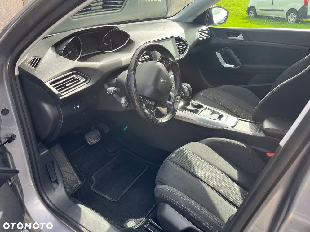 Peugeot 308 SW BlueHDi 120 EAT6 Stop & Start Active - 23