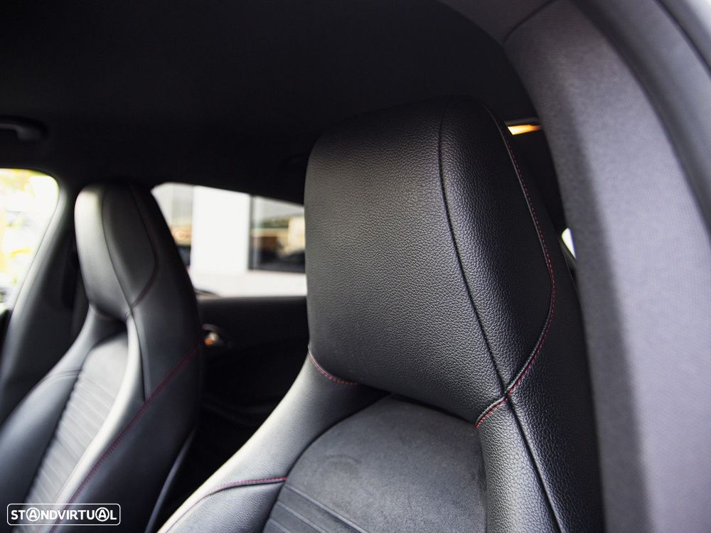 Mercedes-Benz CLA 180 d Shooting Brake AMG Line - 19