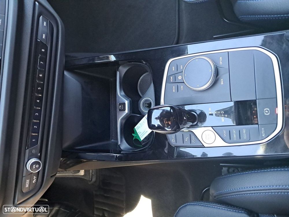 BMW 116 d Pack Desportivo M Auto - 16