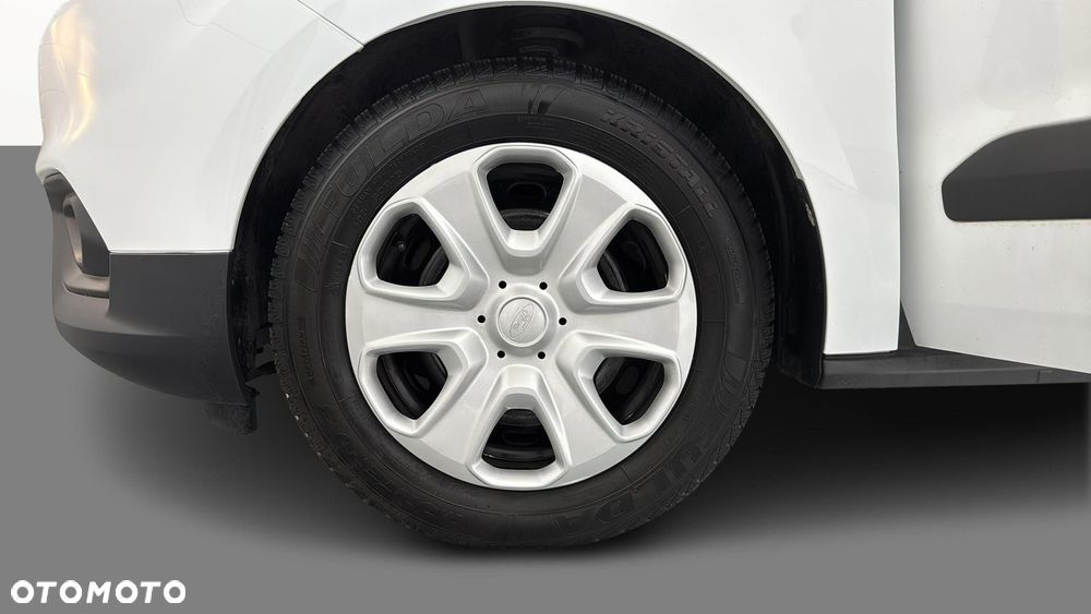 Ford Transit Courier - 19