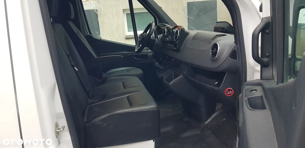 Mercedes-Benz Sprinter - 30
