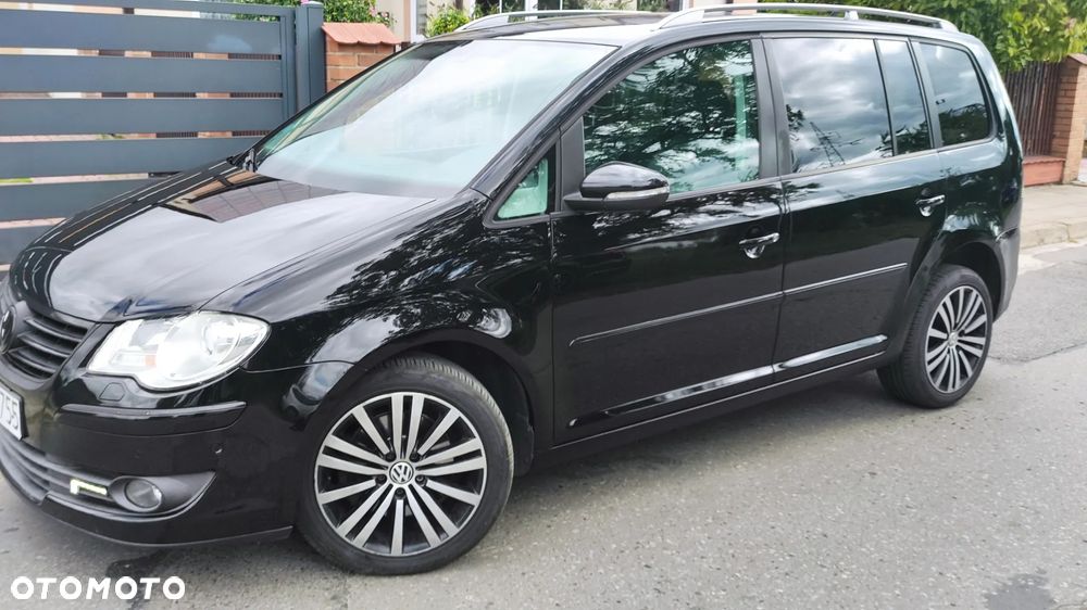 Volkswagen Touran 2.0 TDI DPF Highline - 25