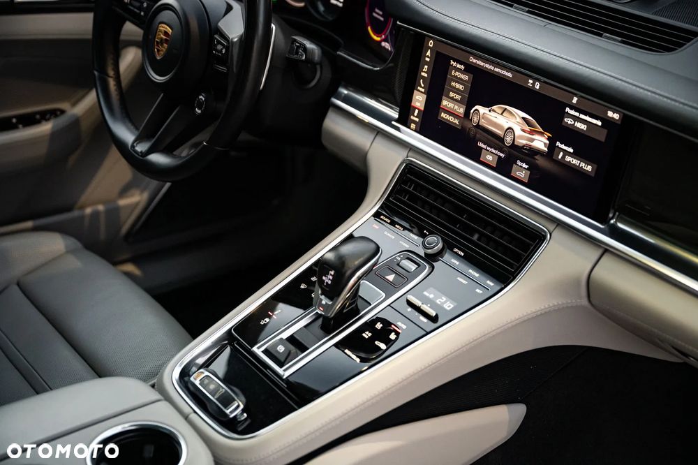 Porsche Panamera - 24