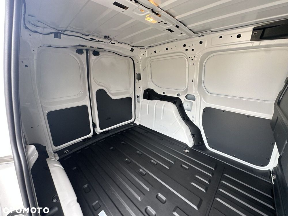 Volkswagen Caddy Cargo - 22