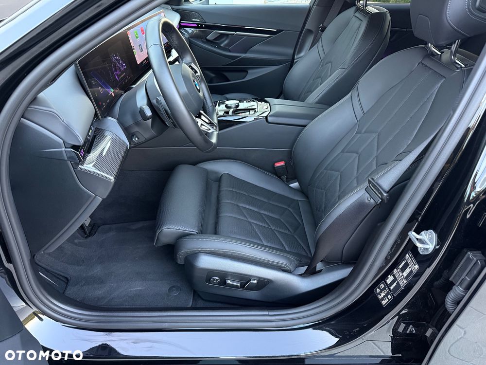 BMW Seria 5 520d xDrive Touring - 16
