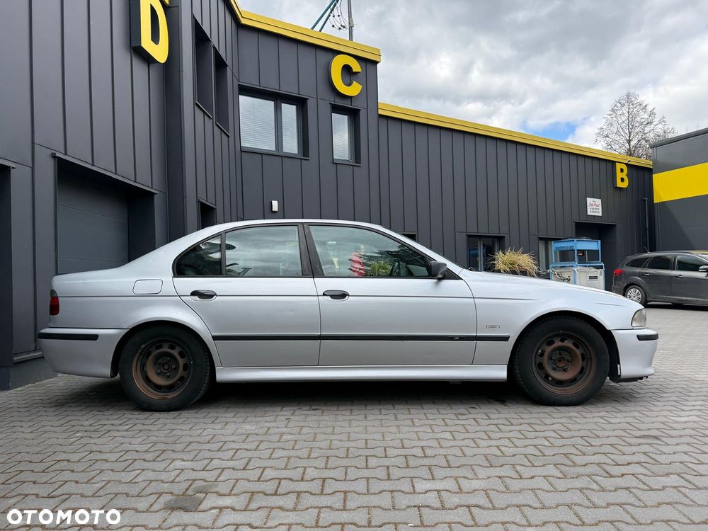 BMW Seria 5 525d - 6