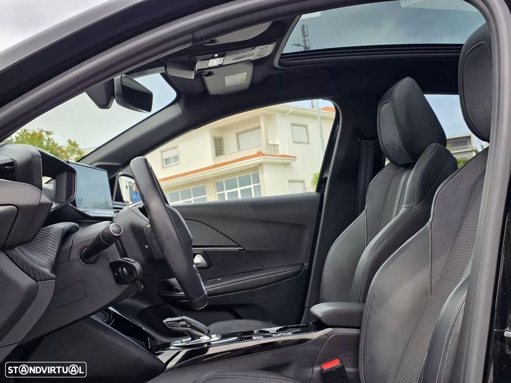 Peugeot e-208 GT - 18