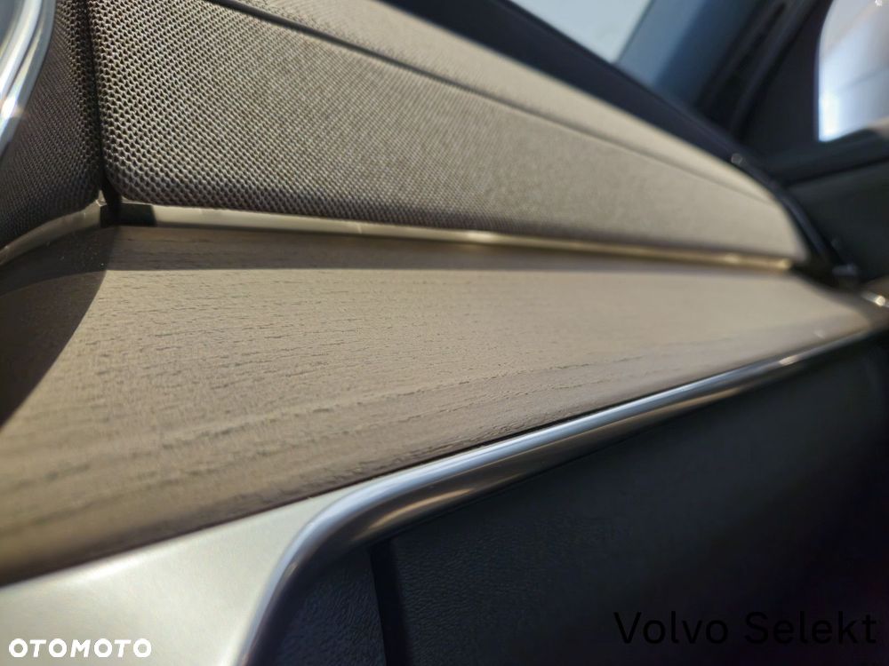Volvo XC 90 - 32
