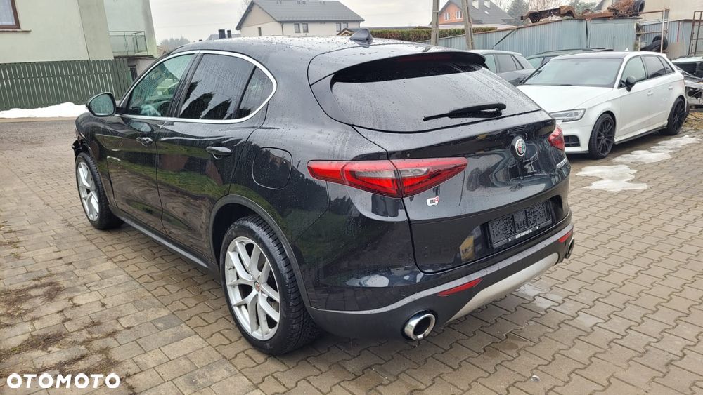 Alfa Romeo Stelvio 2.0 Turbo 16V AT8-Q4 Executive - 1