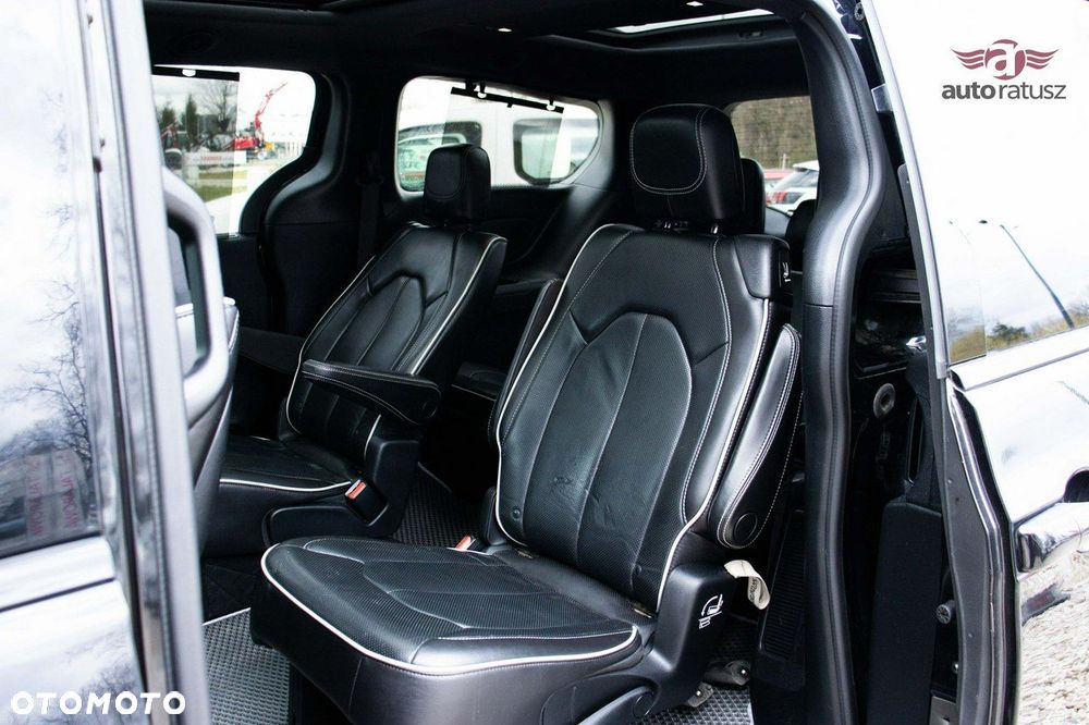 Chrysler Pacifica - 37