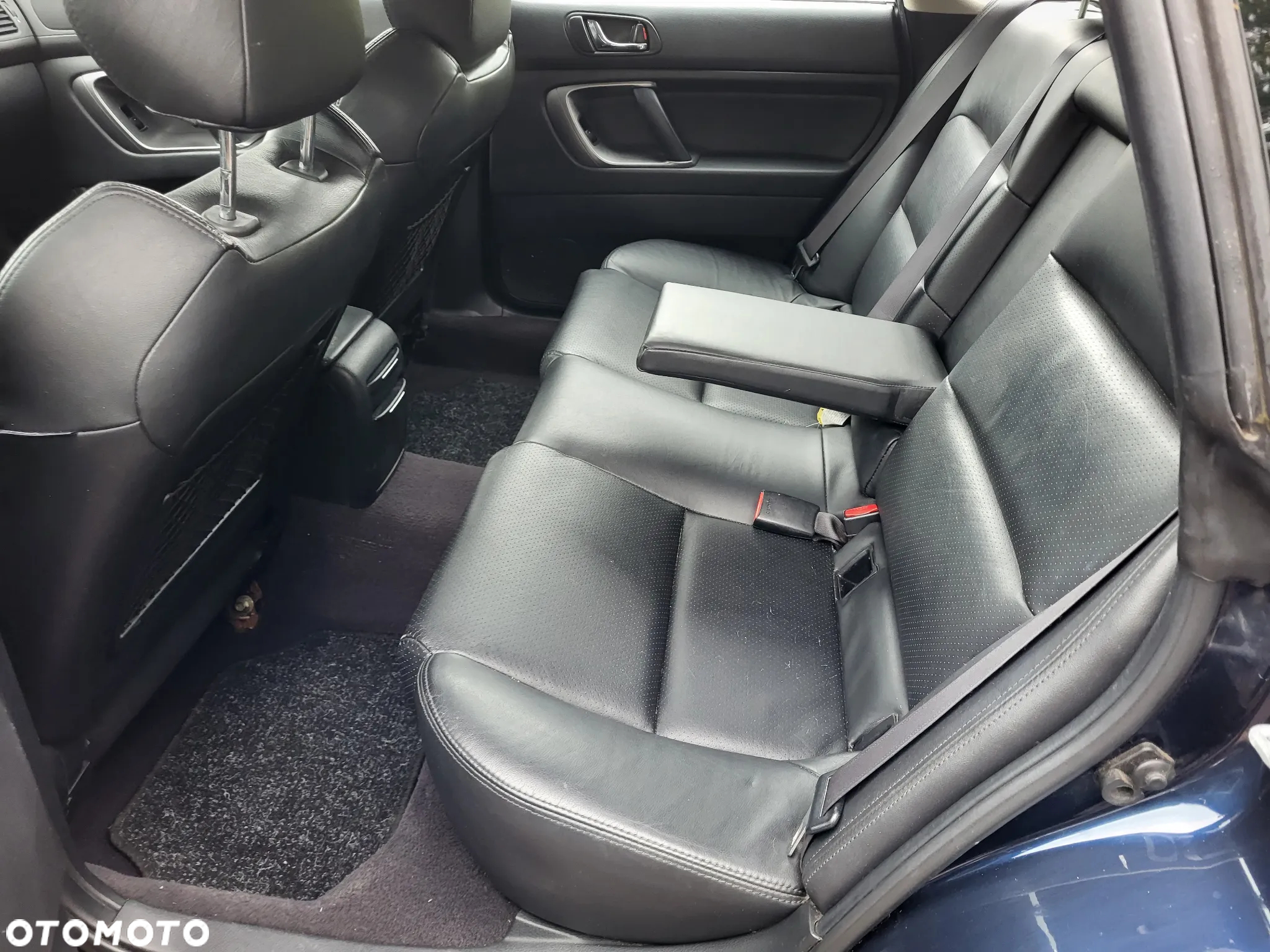 Subaru Legacy - 8