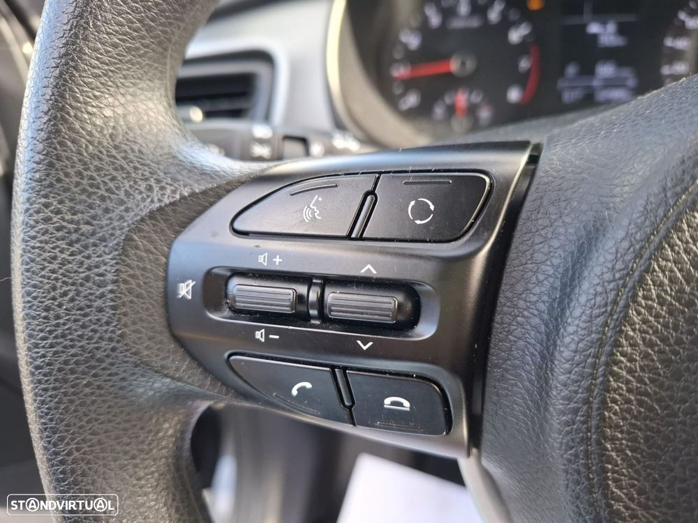 Kia Stonic 1.0 T-GDI Urban - 32