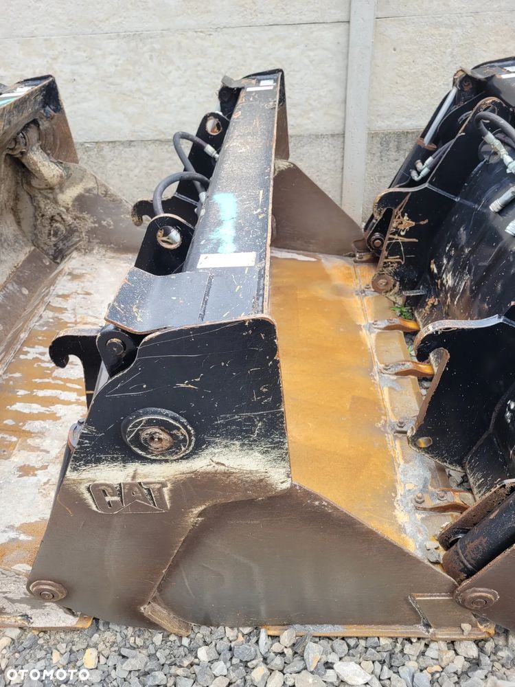 Caterpillar 906M / nowy model 2022r. / łyżka otwierana + widły / SUPER STAN - 22