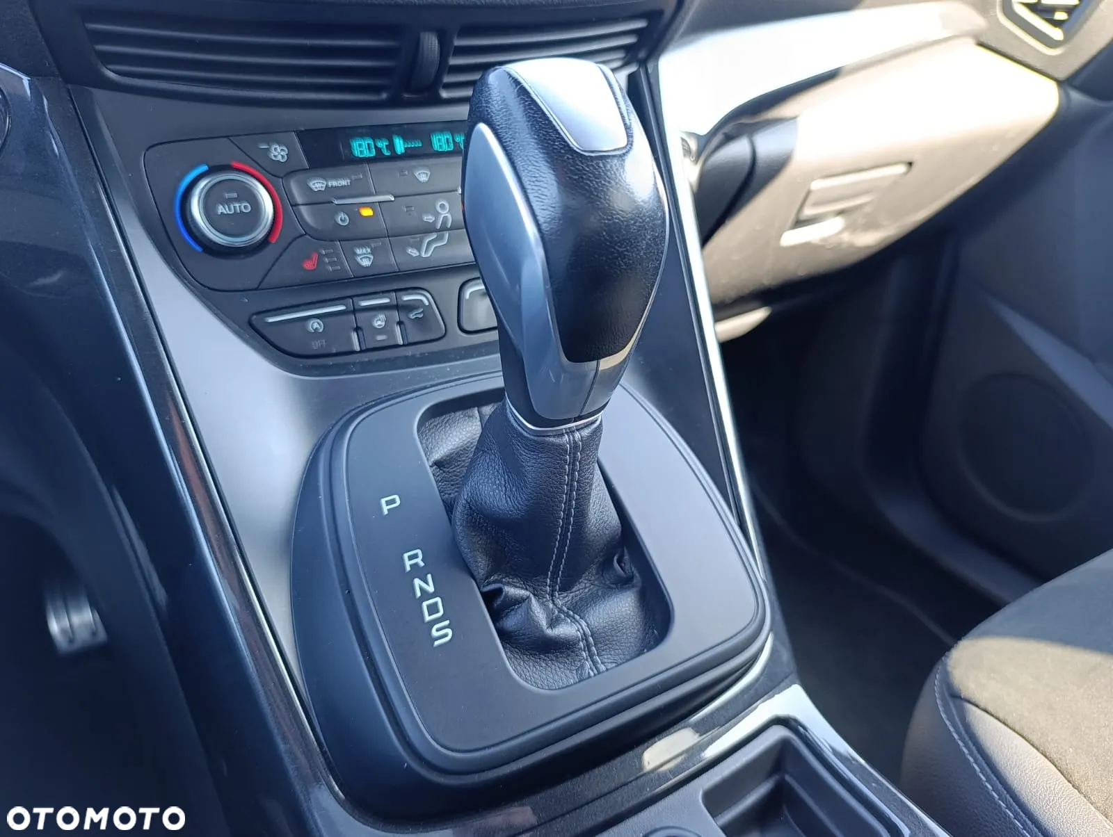 Ford Kuga 2.0 TDCi AWD ST-Line - 25