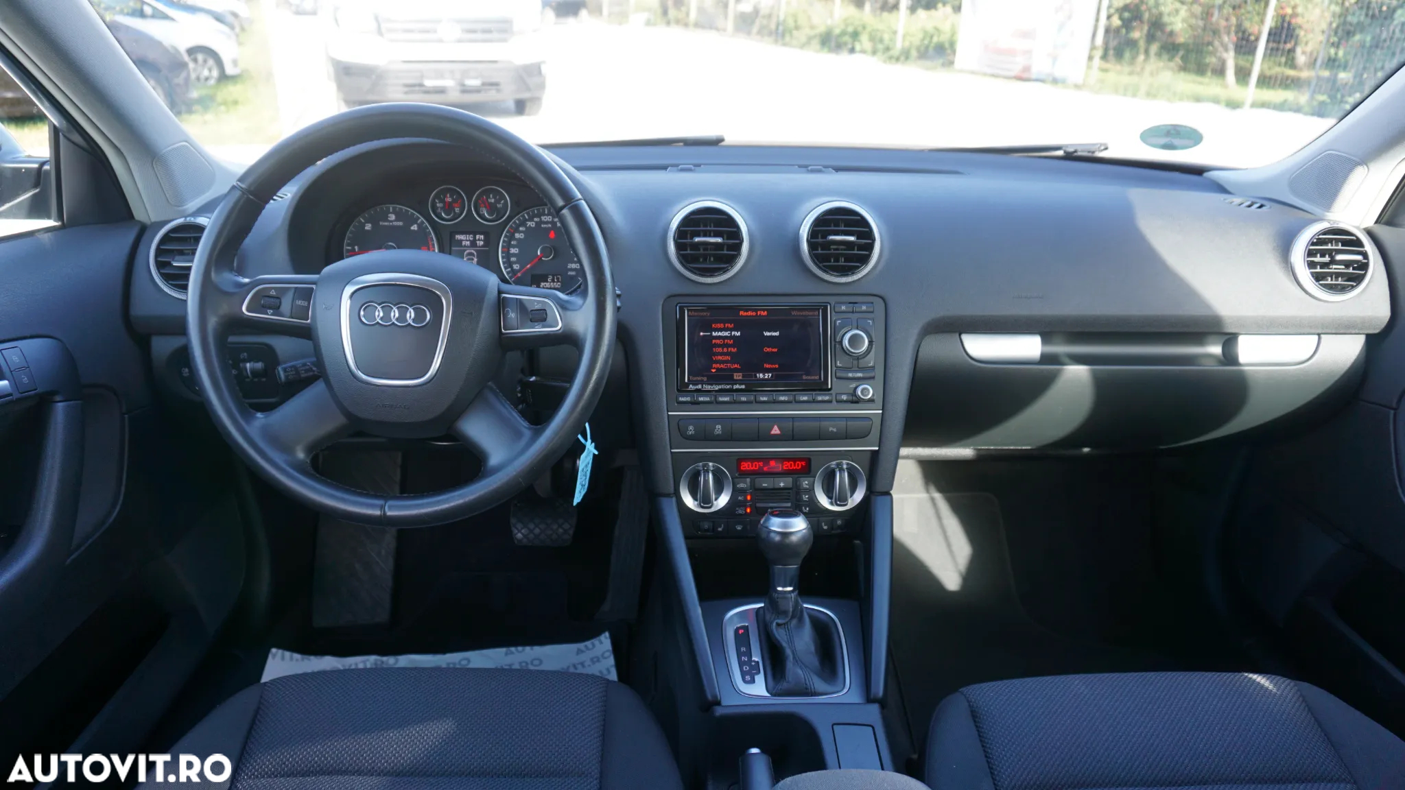 Audi A3 1.6 TDI Sportback DPF S tronic Attraction - 14