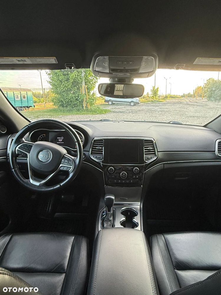 Jeep Grand Cherokee - 12