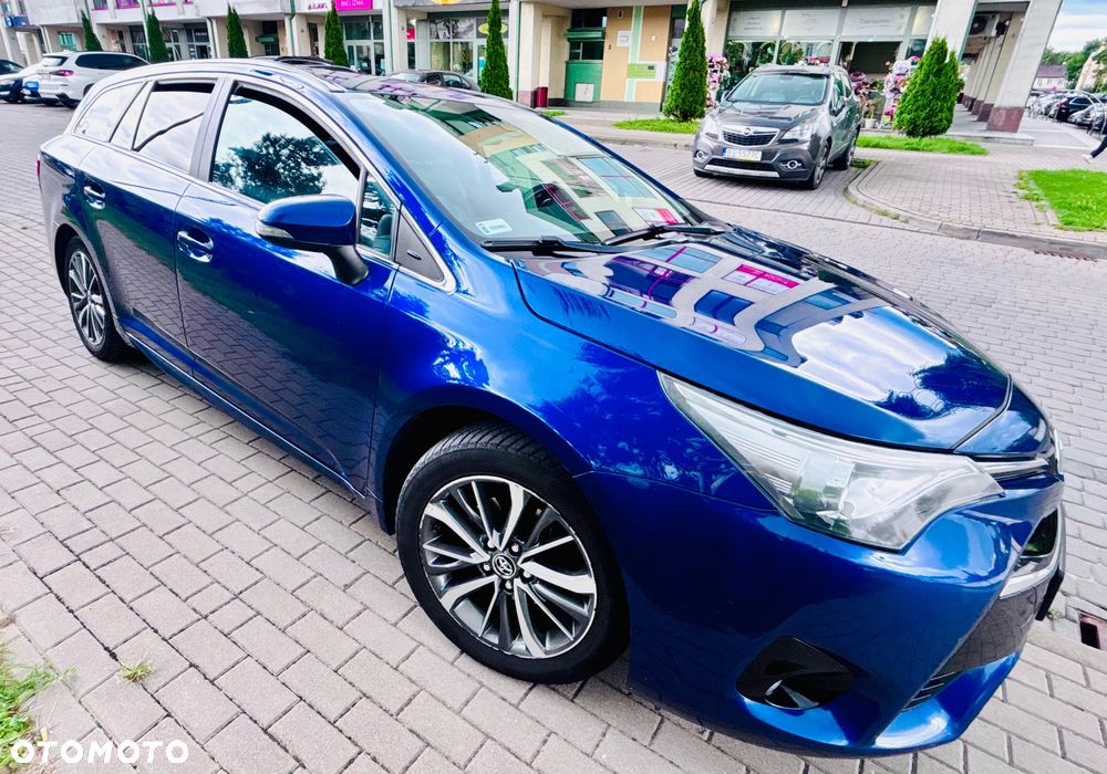 Toyota Avensis - 2