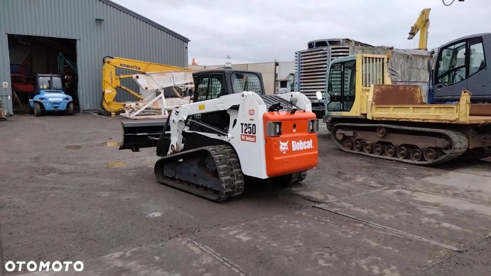Bobcat T250 - 2