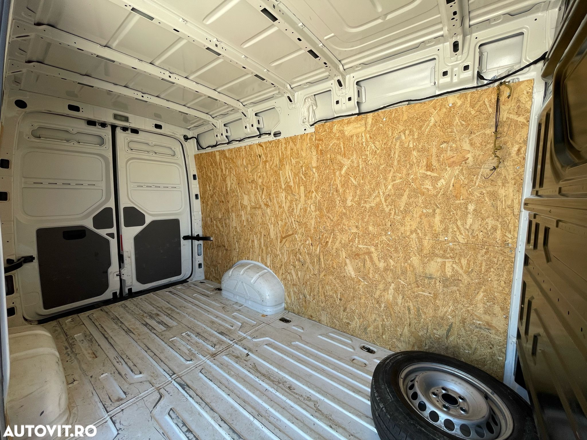 Volkswagen Crafter L3H3 - 14