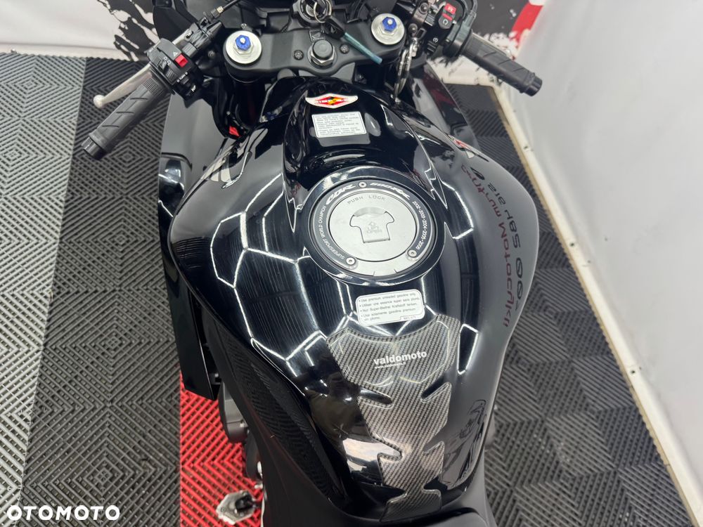 Honda CBR - 24