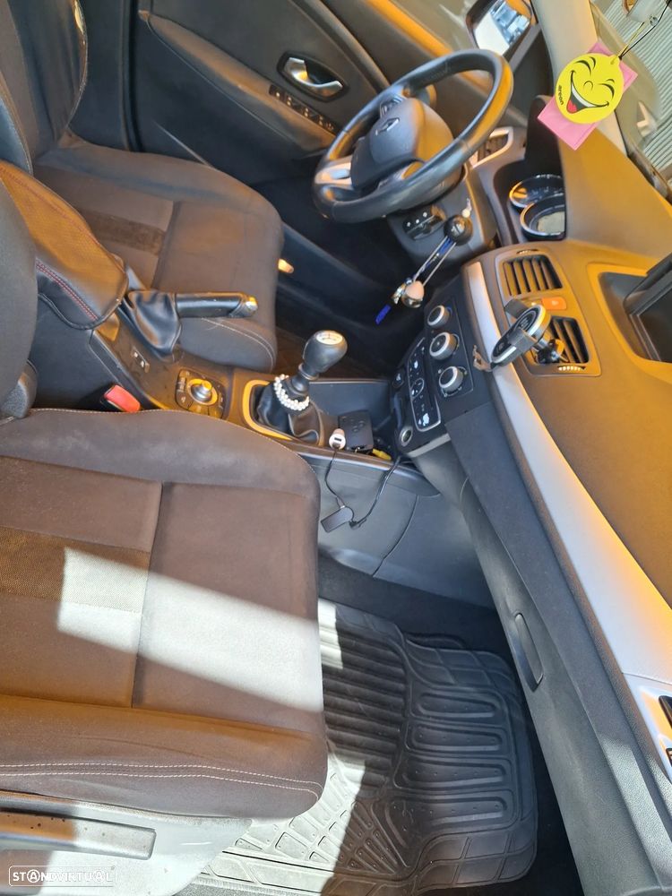 Renault Mégane Sport Tourer - 9