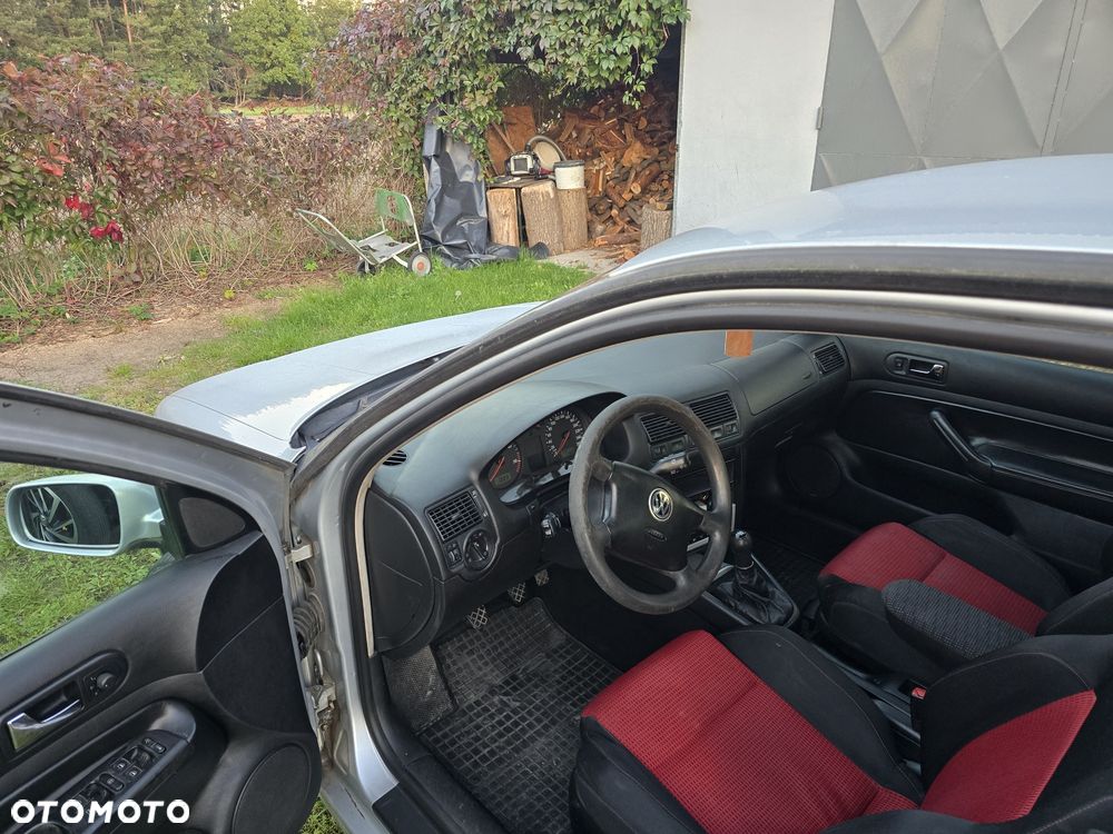 Volkswagen Golf - 4