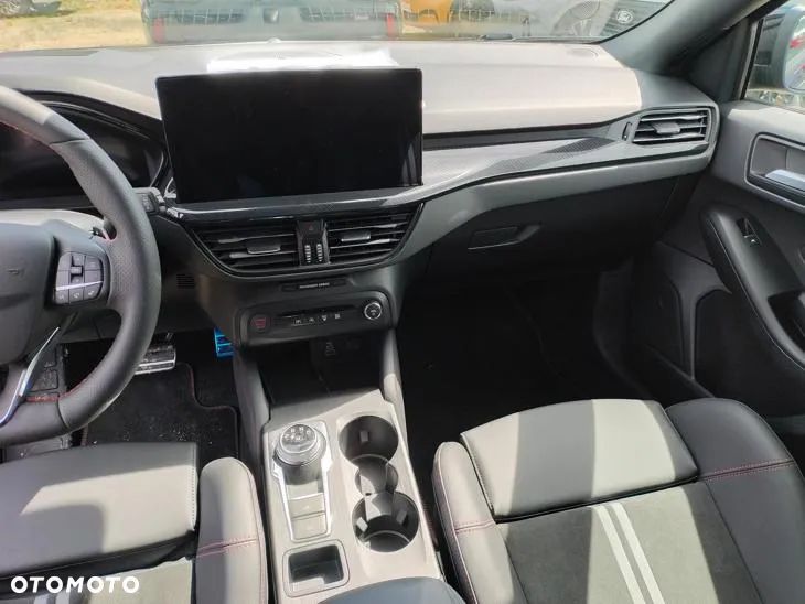 Ford Focus 2.3 EcoBoost ST - 10