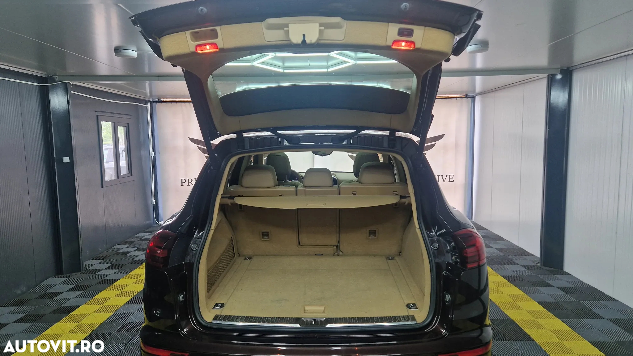 Porsche Cayenne - 35