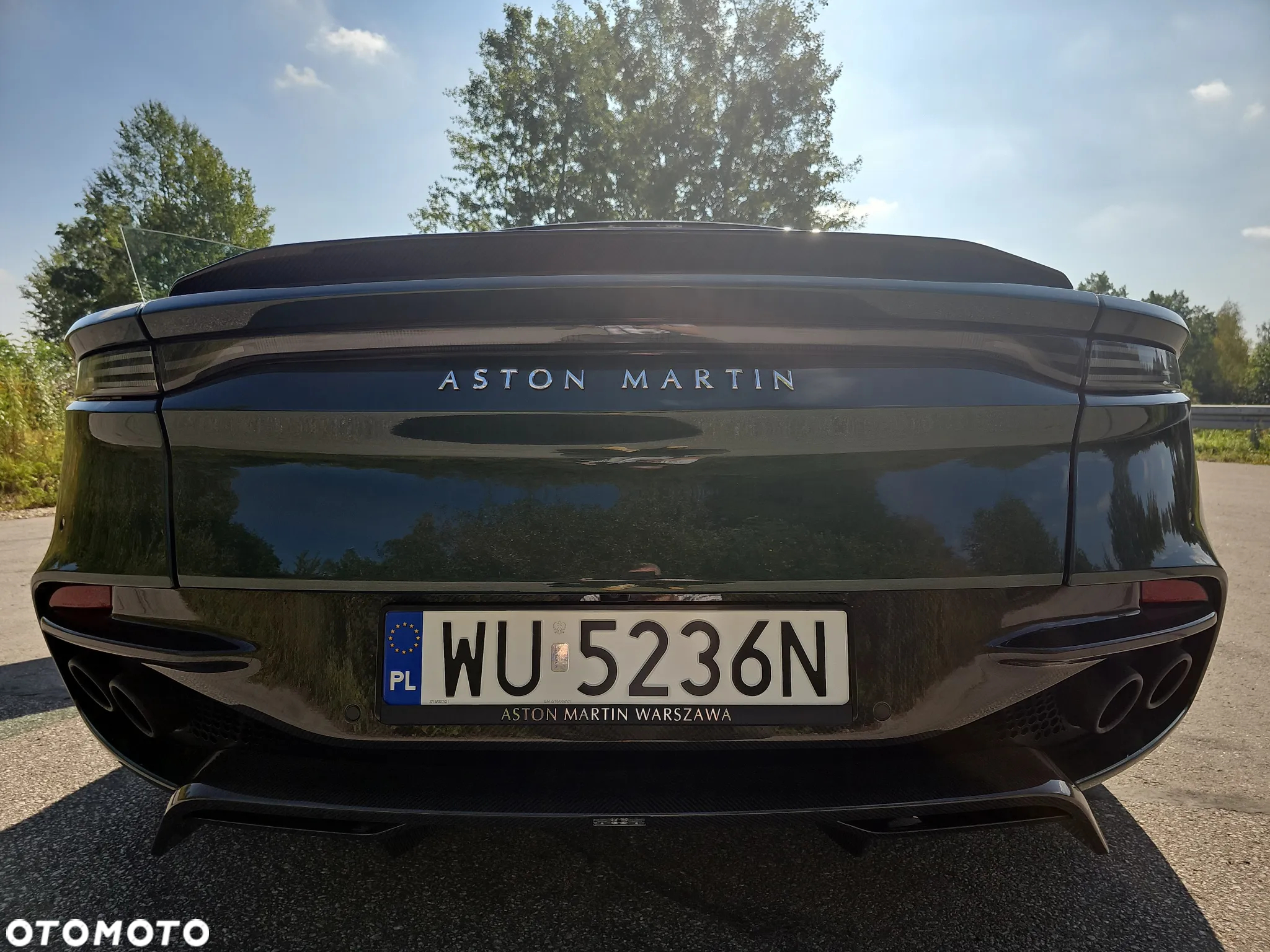 Aston Martin DBS - 21
