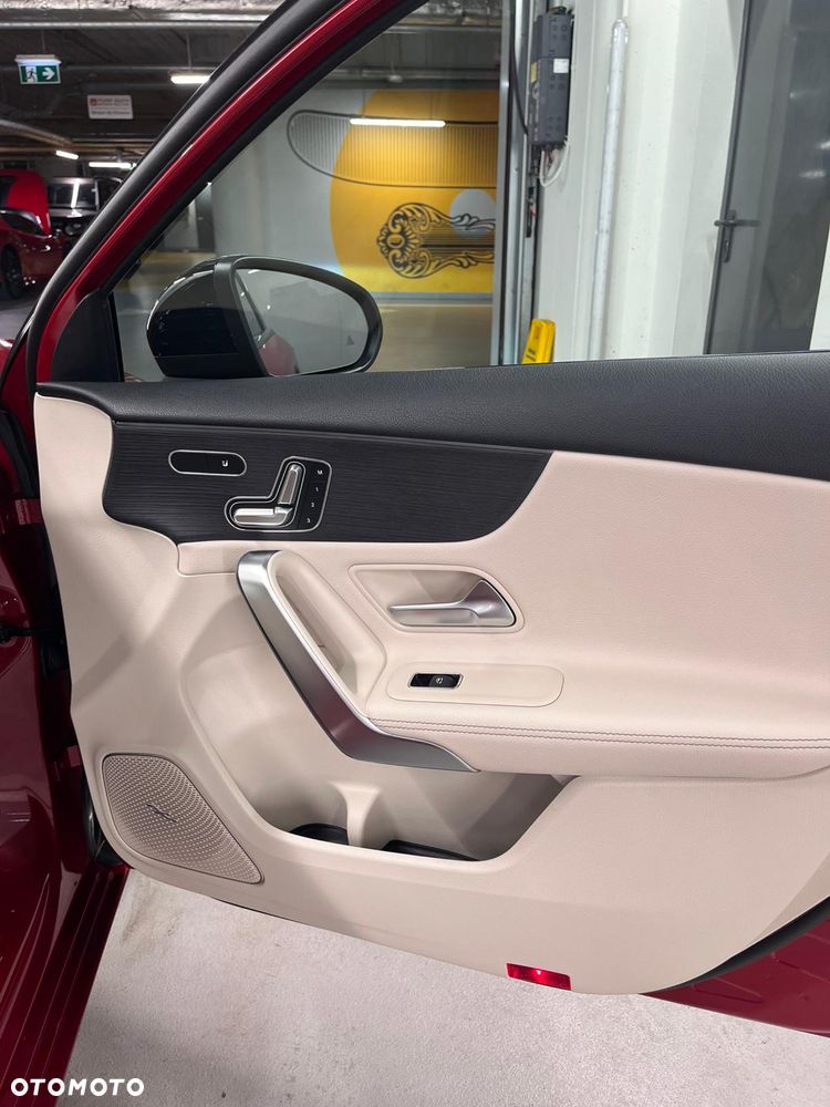 Mercedes-Benz Klasa A 220 4-Matic Progressive 7G-DCT - 13