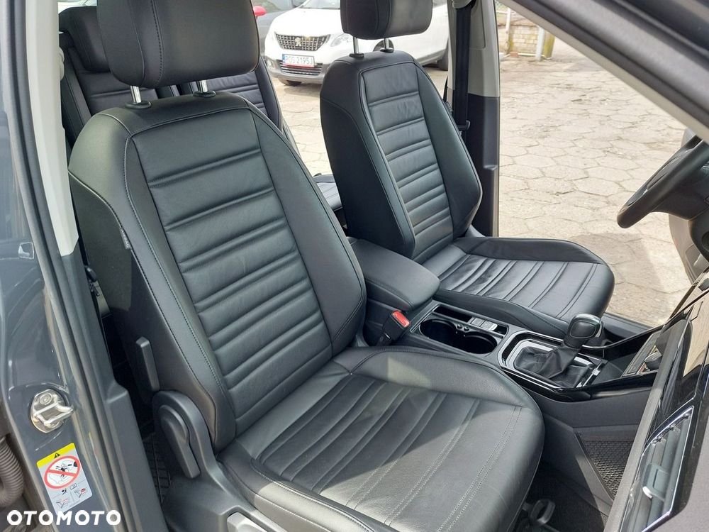 Volkswagen Touran - 16