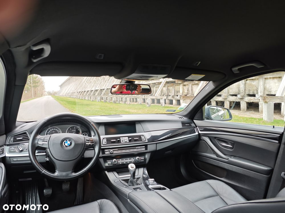 BMW Seria 5 525d - 5