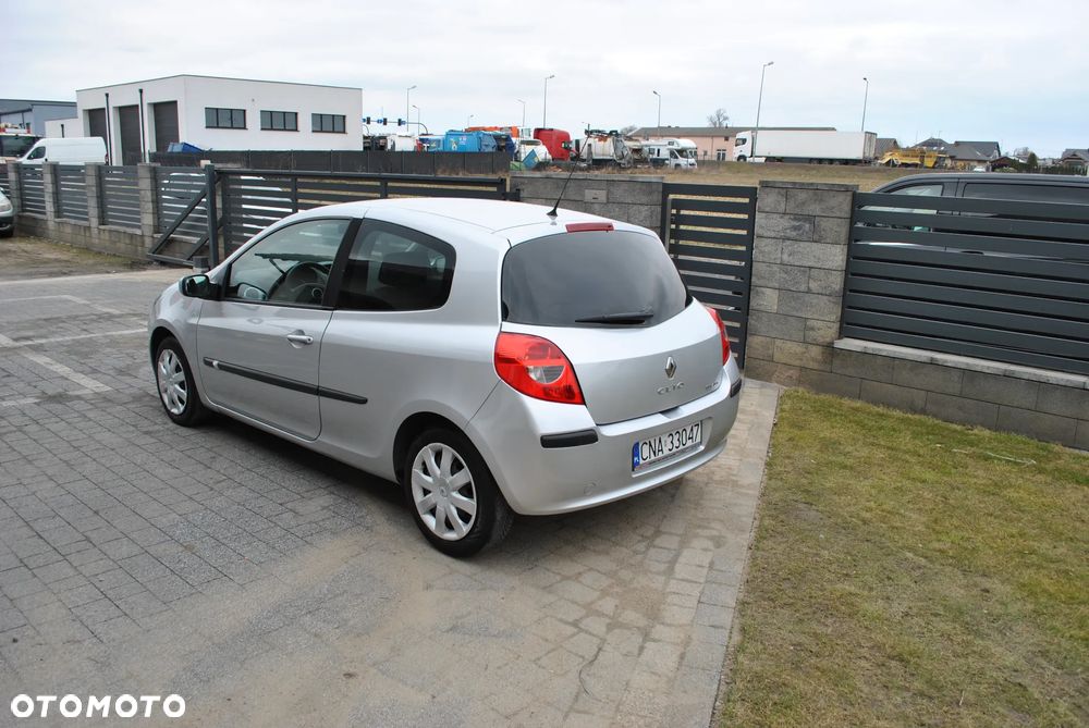 Renault Clio 1.2 16V Exception - 11