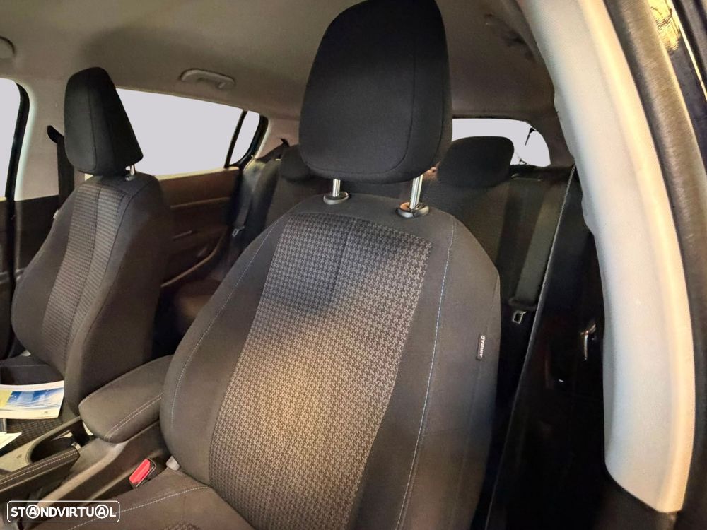 Peugeot 308 - 16