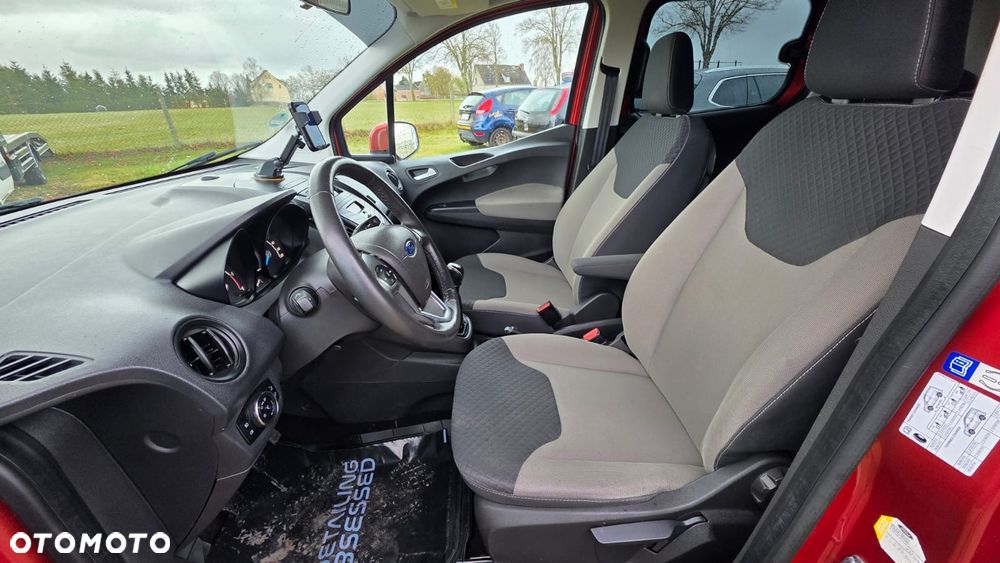 Ford Tourneo Courier - 17