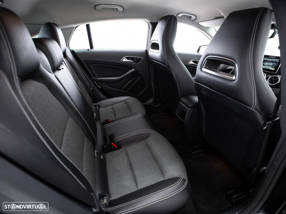 Mercedes-Benz CLA 180 - 12