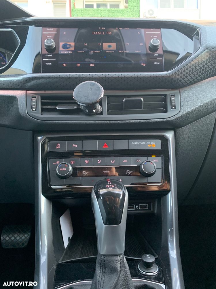 Volkswagen T-Cross - 14