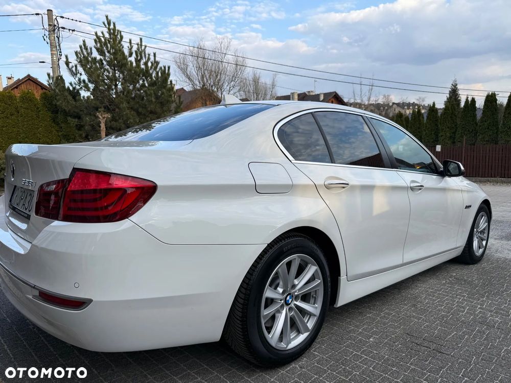 BMW Seria 5 528i Luxury Line - 4