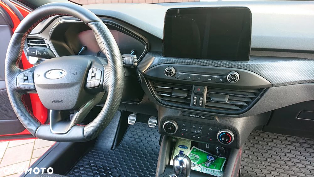 Ford Focus SW 1.5 EcoBoost S&S ST-LINE - 22