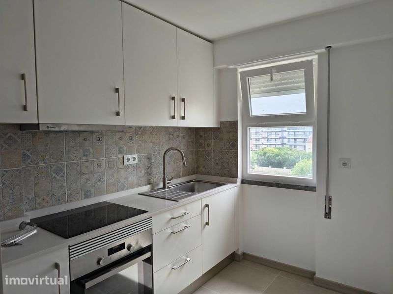 T2 Remodelado e Equipado na Parede | Elevador | Zona Tranquila - Grande imagem: 5/12