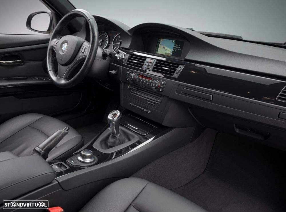 BMW 320 i Edition Exclusive - 11