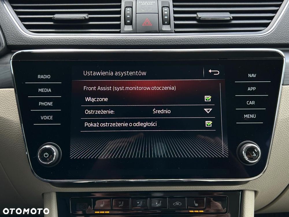 Skoda Superb 2.0 TDI SCR Style DSG - 31