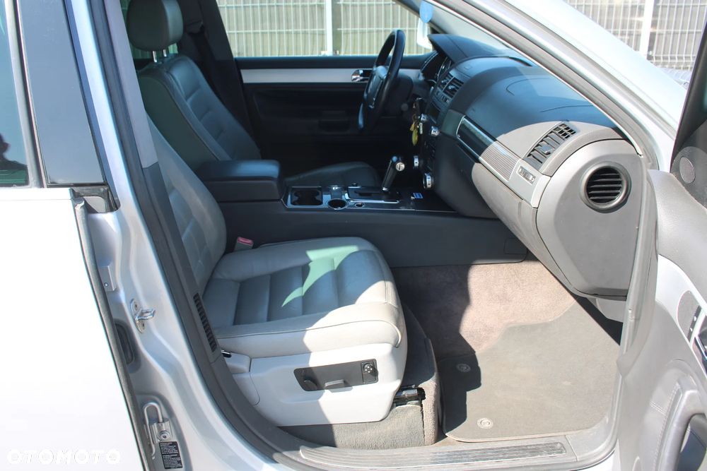 Volkswagen Touareg 3.2 V6 Tiptr - 8