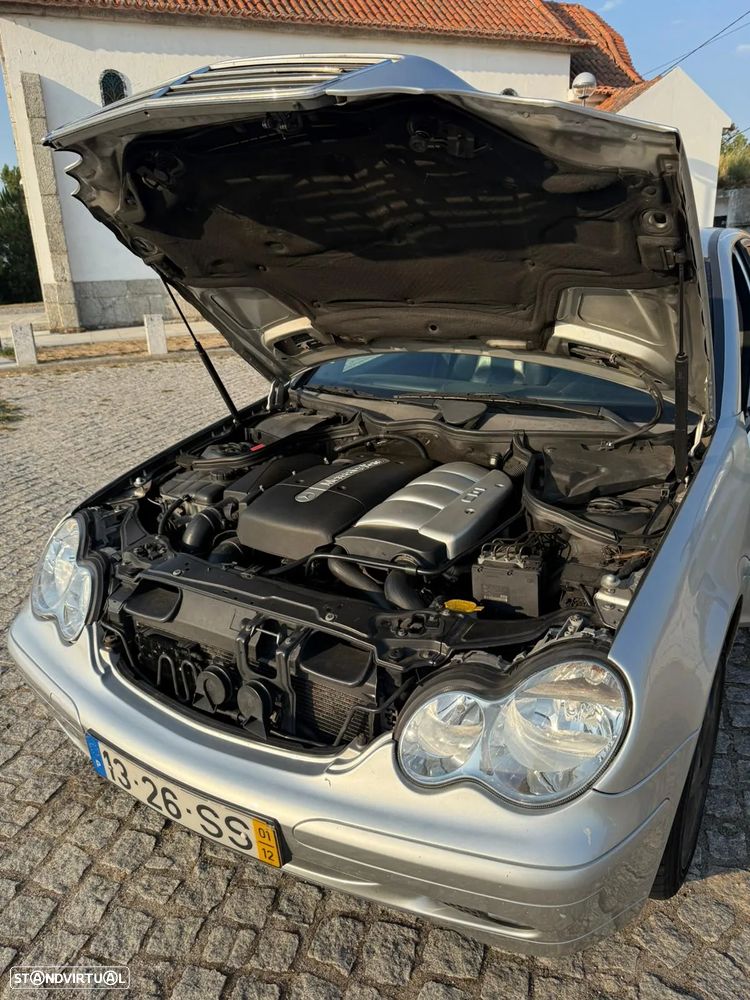 Mercedes-Benz 220 - 3