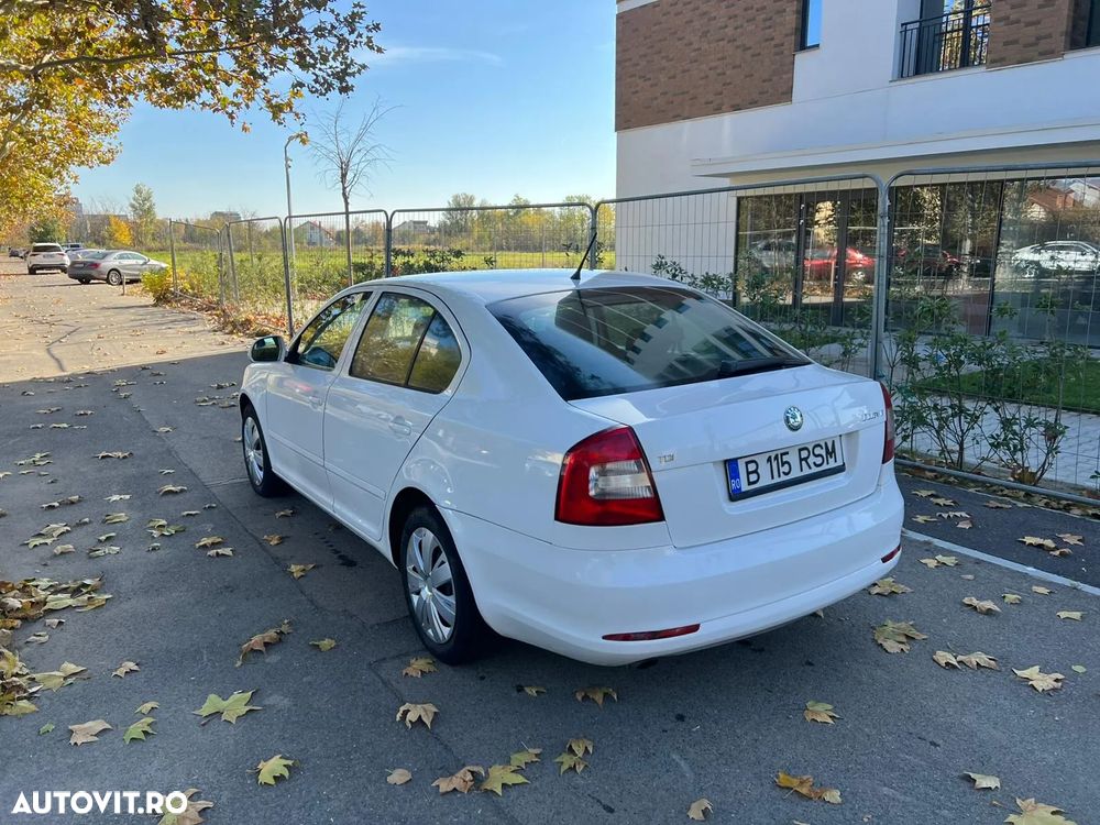 Skoda Octavia ver-1-6-tdi-ambition-dsg - 4