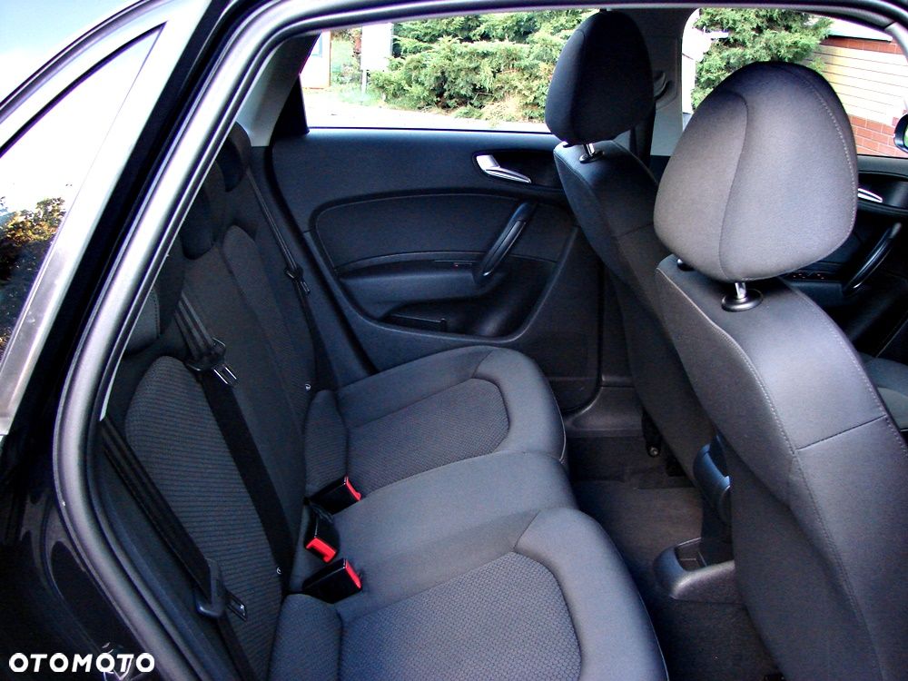 Audi A1 Sportback 1.2 TFSI S line edition m S line Sportpaket - 9