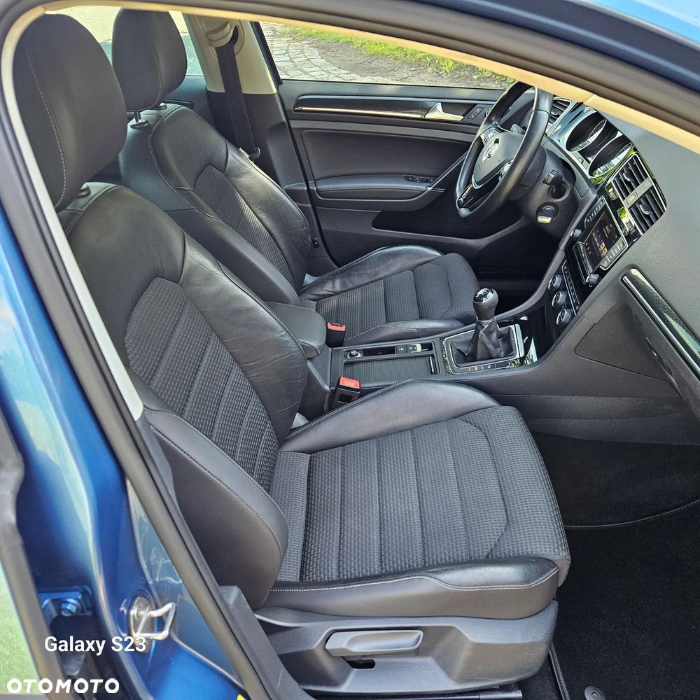 Volkswagen Golf - 24
