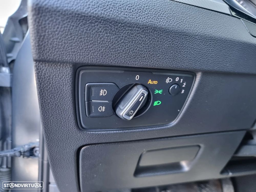 VW Passat Variant 2.0 TDI Confortline - 11