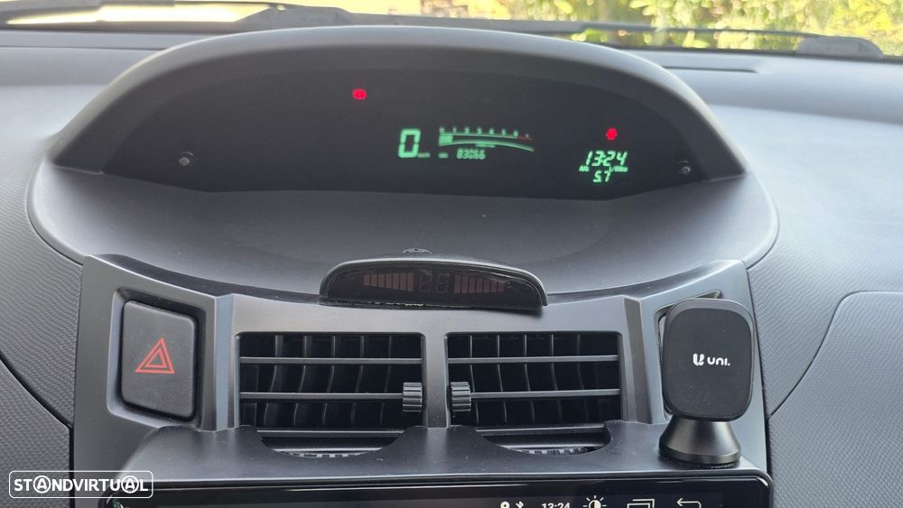 Toyota Yaris 1.0 VVT-i AC - 17